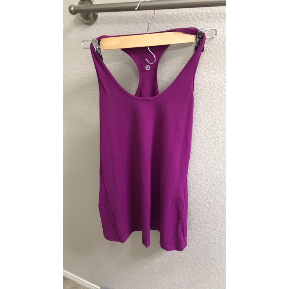 Lululemon magenta workout top size S/M